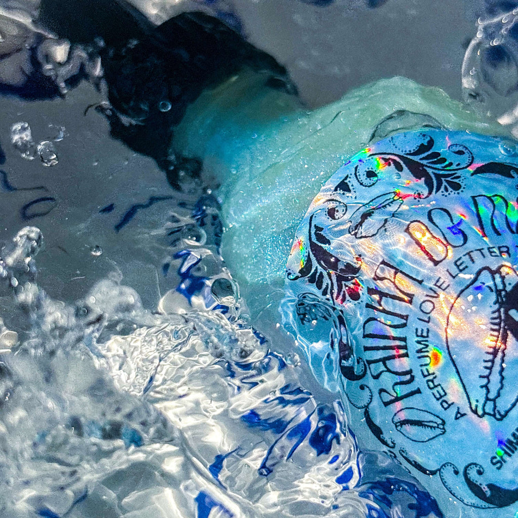 Brazilian beauty | @shop_beladoce | Rainha do mar Queen of the sea | Beladoce botanicals blue shimmer oil | Latina entrepreneurs | Latina owned skincare | Latina skincare | small batch skincare | natural  Brazilian skincare | organic Brazilian skincare | brazilian shimmer oil | glow oil | clean formula | Brazilian cream for sensitive skin | plant based skincare  