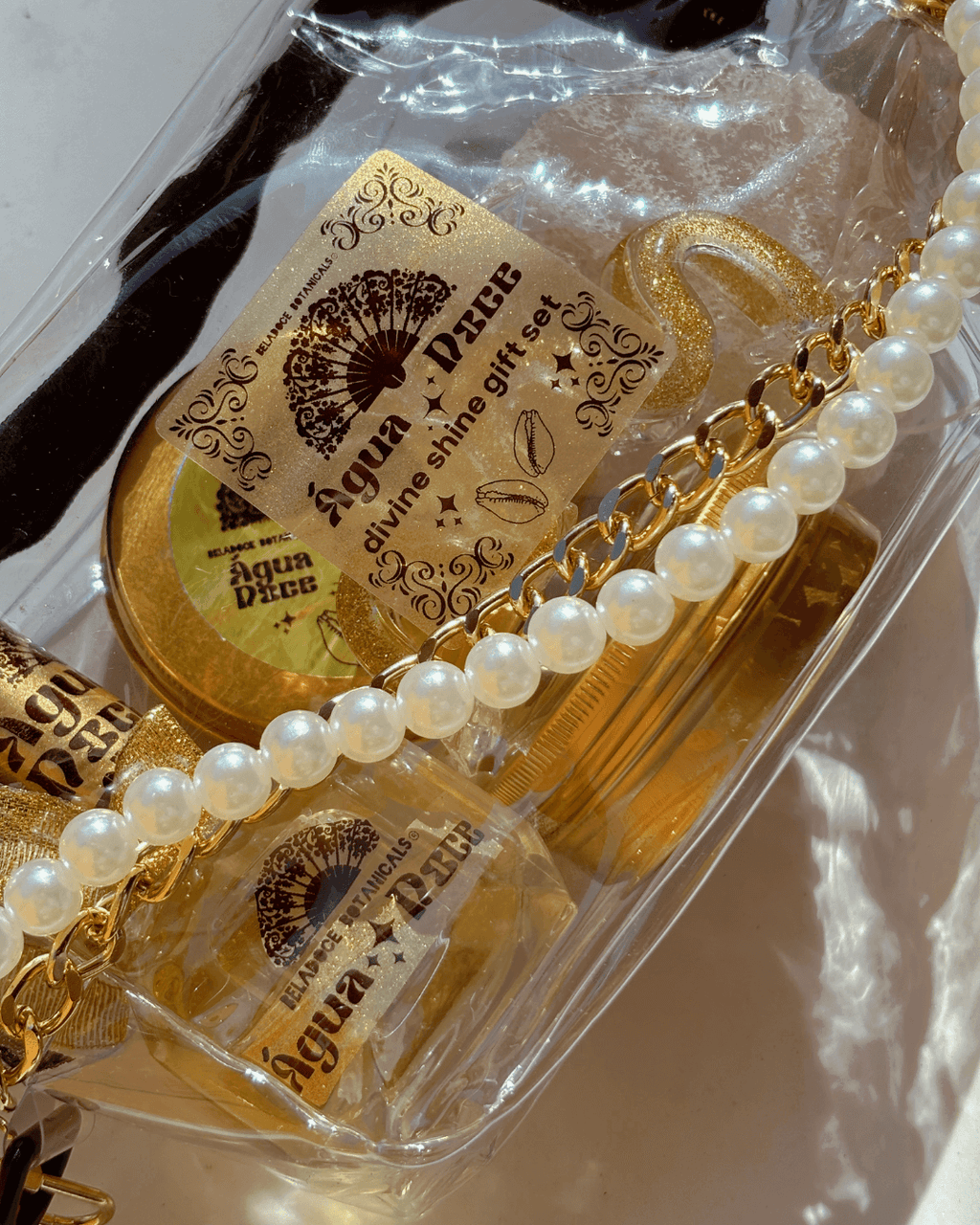 Divine Shine Água Doce Perfume + Bath Body Gift Set