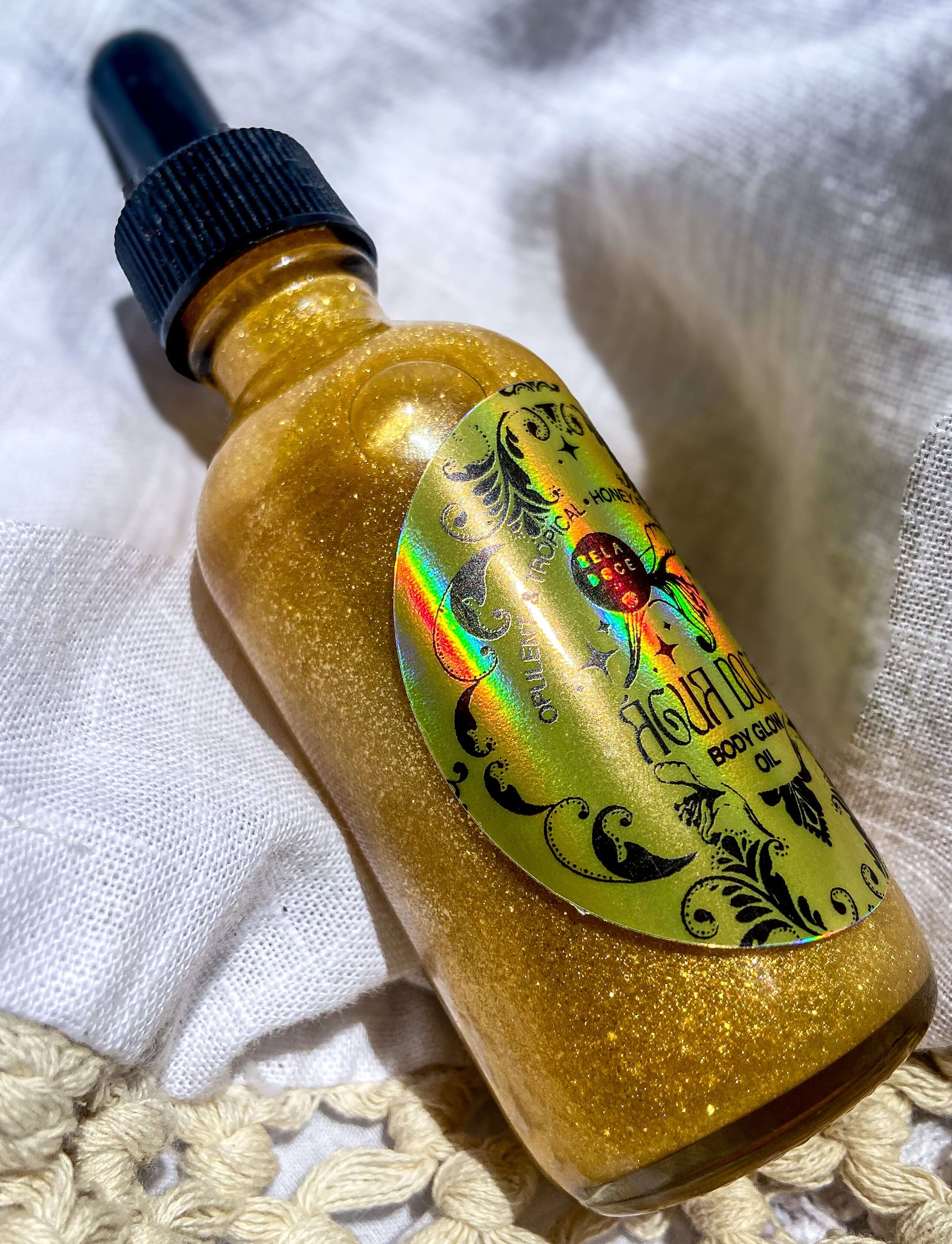 Support Latina owned business | indie skincare | where to buy Brazilian skincare | best organic shimmer oil | beladoce agua Doce  | Brazilian beauty secrets | Brazilian beauty | @shop_beladoce | Beladoce botanicals | Beladoce botanicals  shimmer oil | Latina entrepreneurs | Latina owned skincare | honey scent perfume  | small batch skincare | hydrating Brazilian skincare | organic Brazilian skincare | best natural Brazilian skincare | glow oil | clean formula | Brazilian  sensitive skin | beladoce doce Mel 