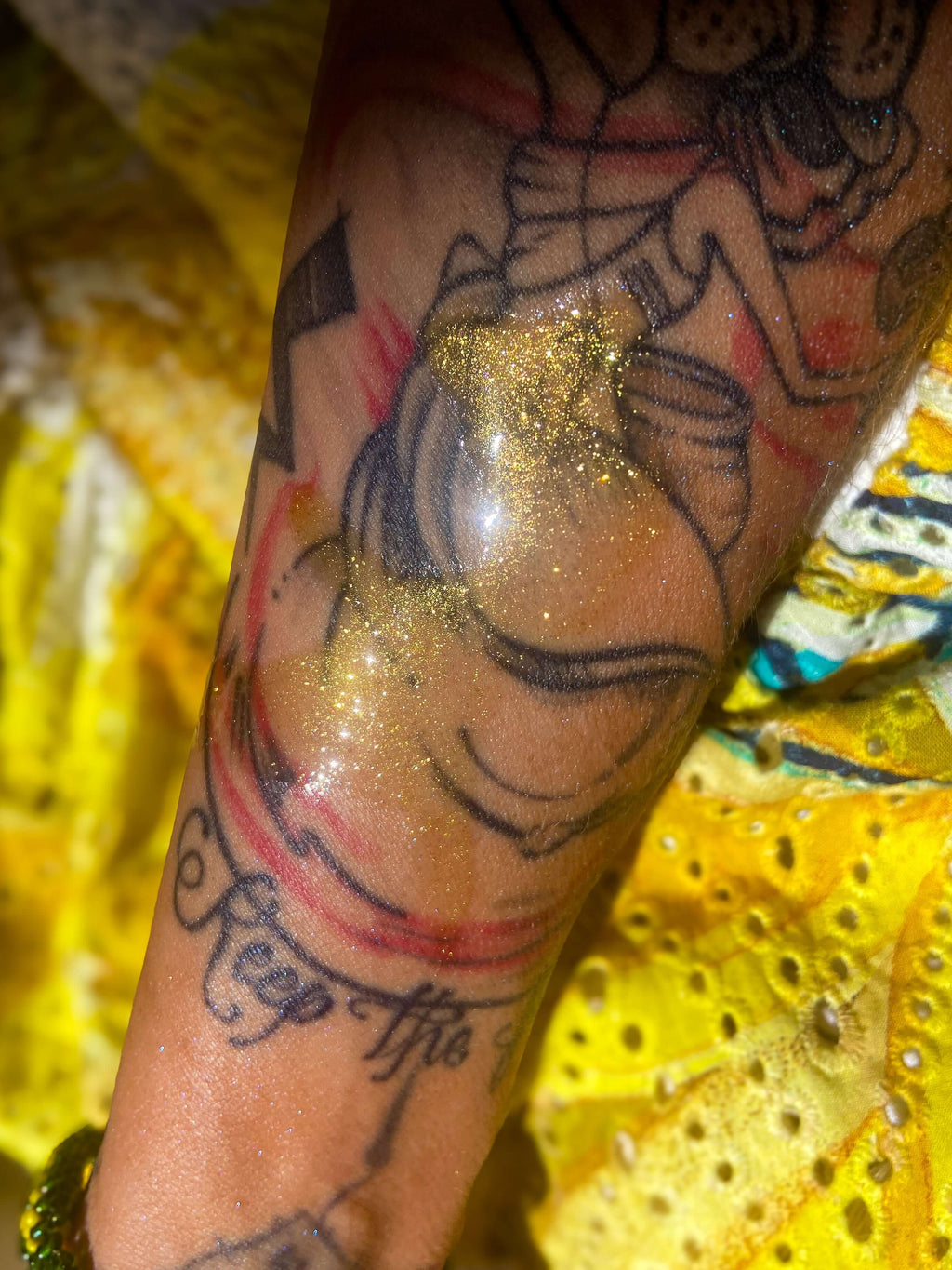 Agua Doce Liquid Gold Body Glow Shimmer Oil