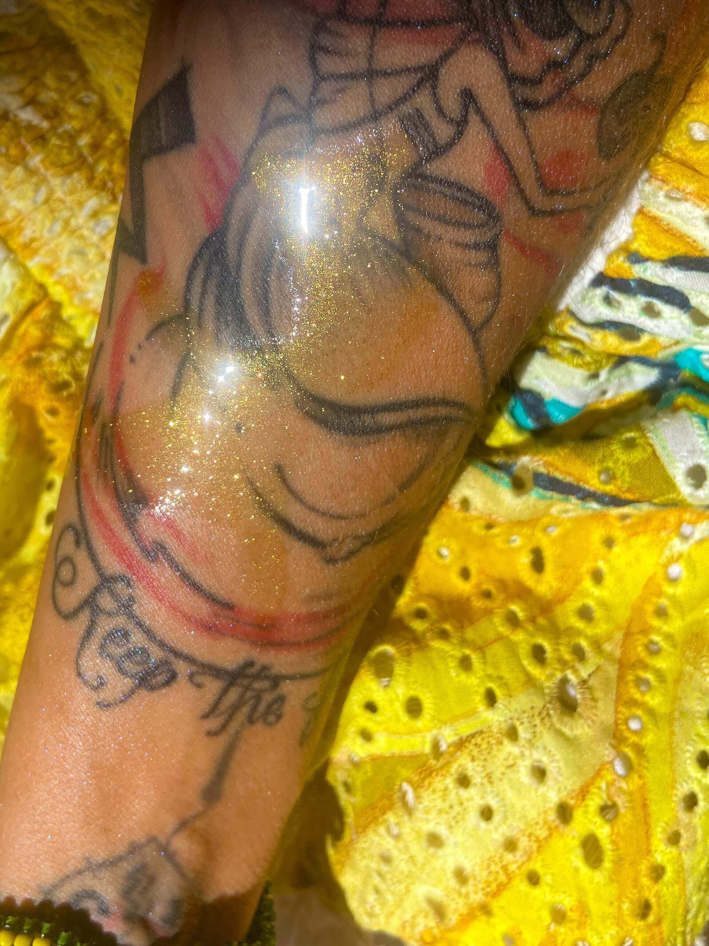 Support Latina owned business | indie skincare | where to buy Brazilian skincare | best organic shimmer oil | beladoce agua Doce  | Brazilian beauty secrets | Brazilian beauty | @shop_beladoce | Beladoce botanicals | Beladoce botanicals  shimmer oil | Latina entrepreneurs | Latina owned skincare | honey scent perfume  | small batch skincare | hydrating Brazilian skincare | organic Brazilian skincare | best natural Brazilian skincare | glow oil | clean formula | Brazilian  sensitive skin | beladoce doce Mel 