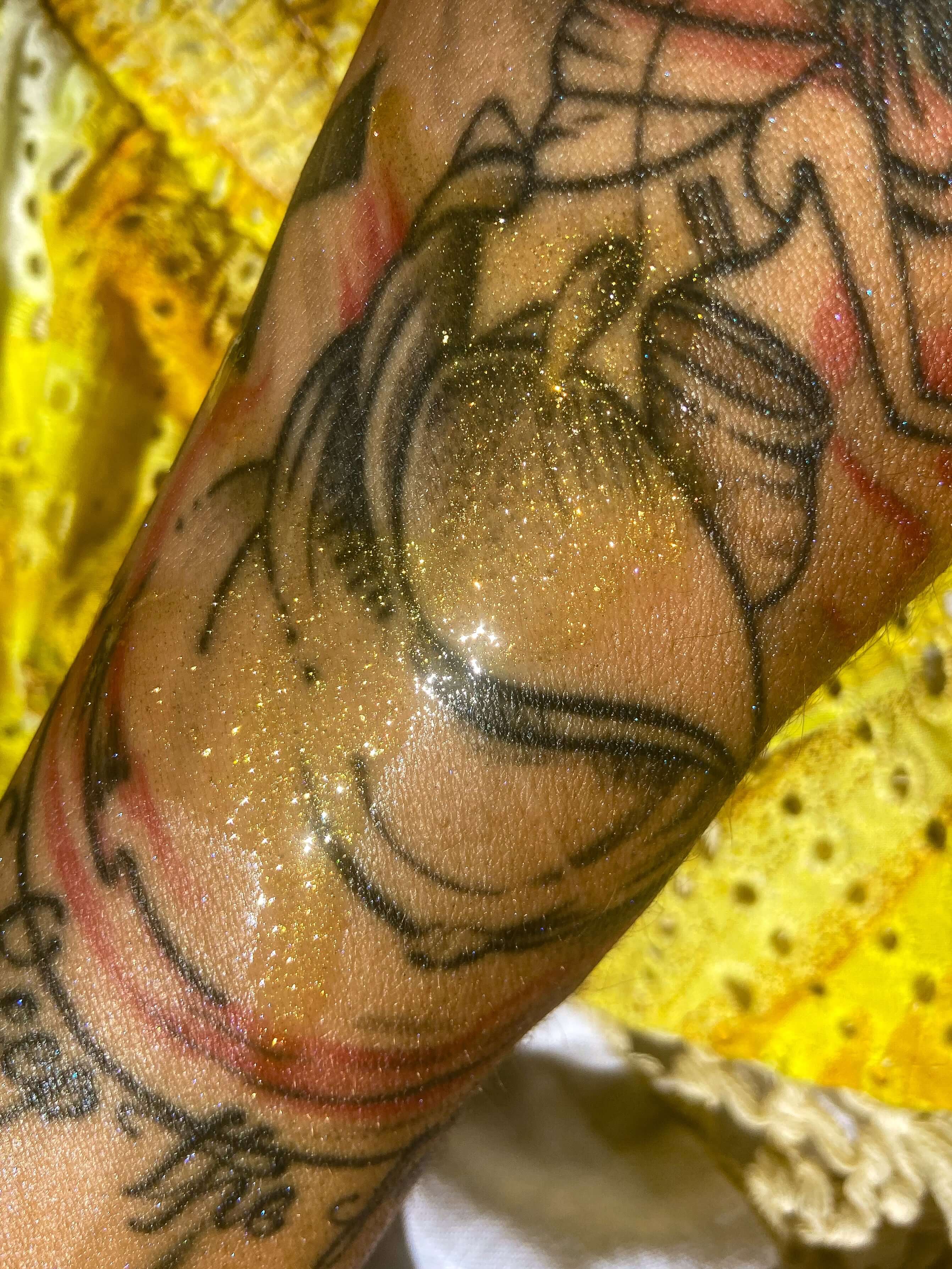 Agua Doce Liquid Gold Body Glow Shimmer Oil